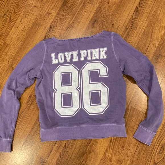 Victoria's Secret/VS PINK light purple sweatshirt, Size M (runs small) - Picture 1 of 4